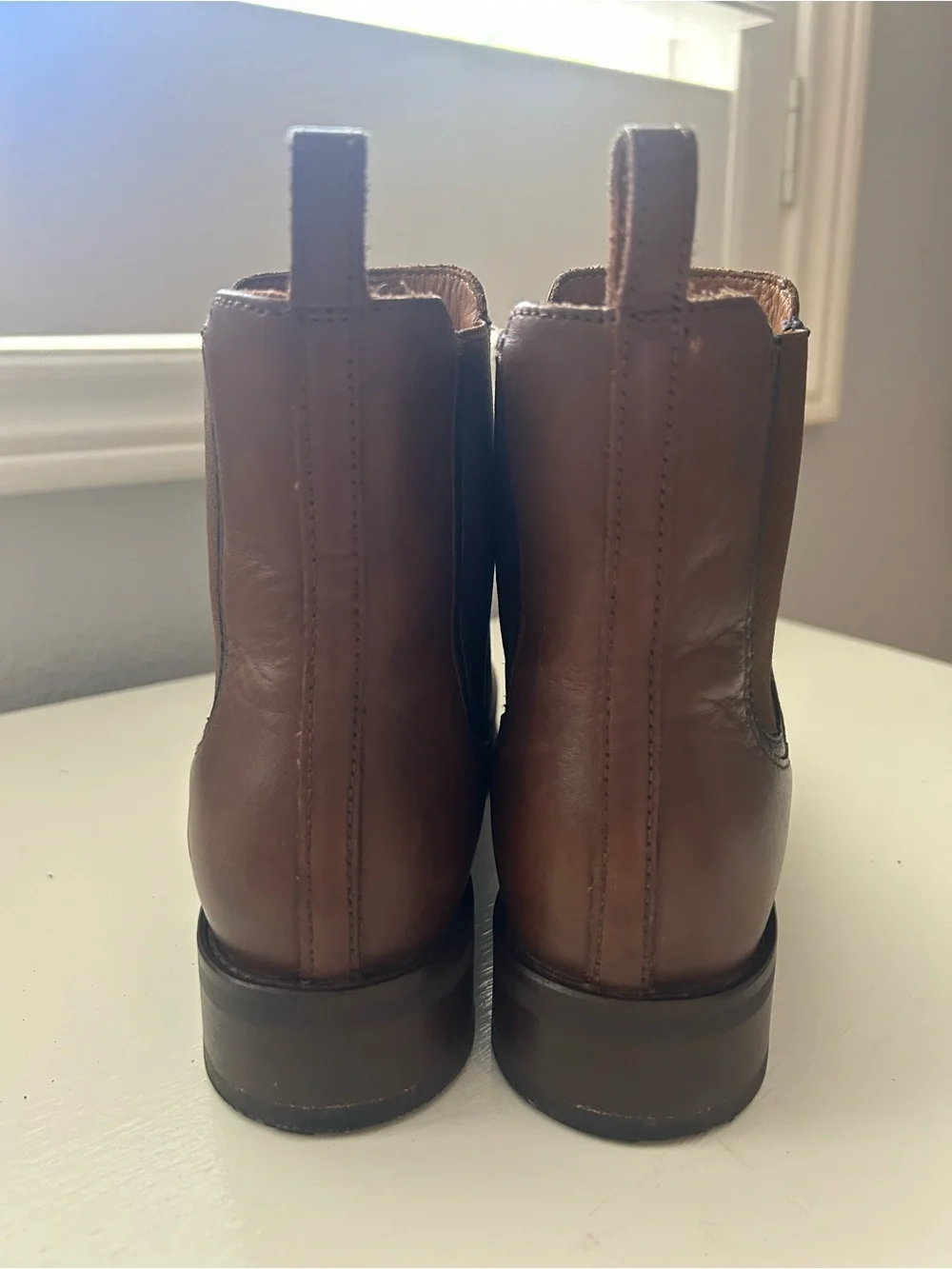 GORGEOUS Womens Chelsea Thursday Boot in Walnut